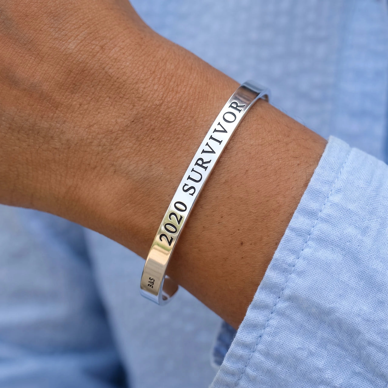 Adjustable bracelet — close-up of the details, silver | SKU: 2020s-wg
