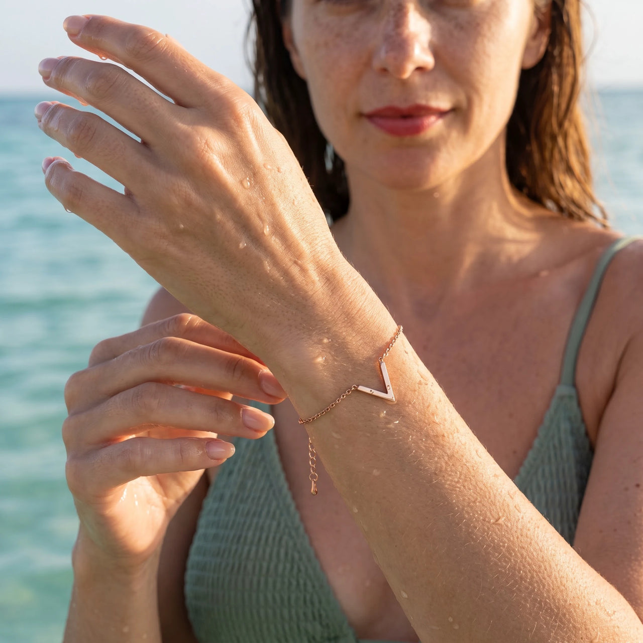 Chevron bracelet — worn in the water, waterproof, rose gold | SKU: 9443177-rose-gold