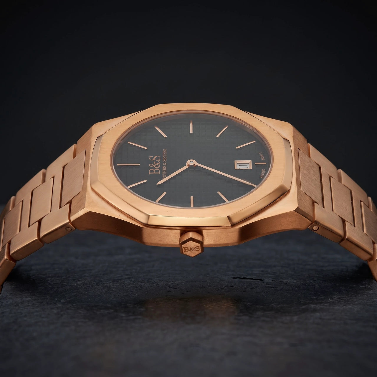 Royal men's watch, side view – Brother & Sisters (SKU 01122019-royal)